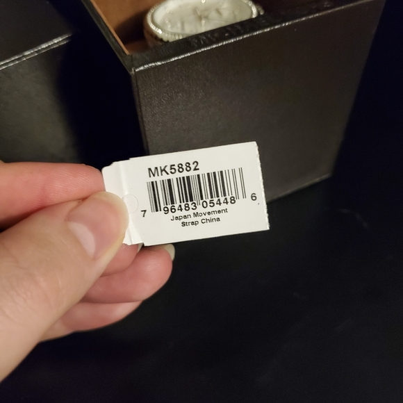 Michael Kors Watch MK5882 - Picture 3 of 4